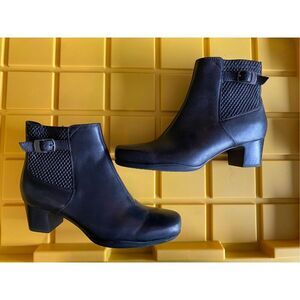 Clarks Rosalyn Lara, Black Leather Ankle Boots Size 7